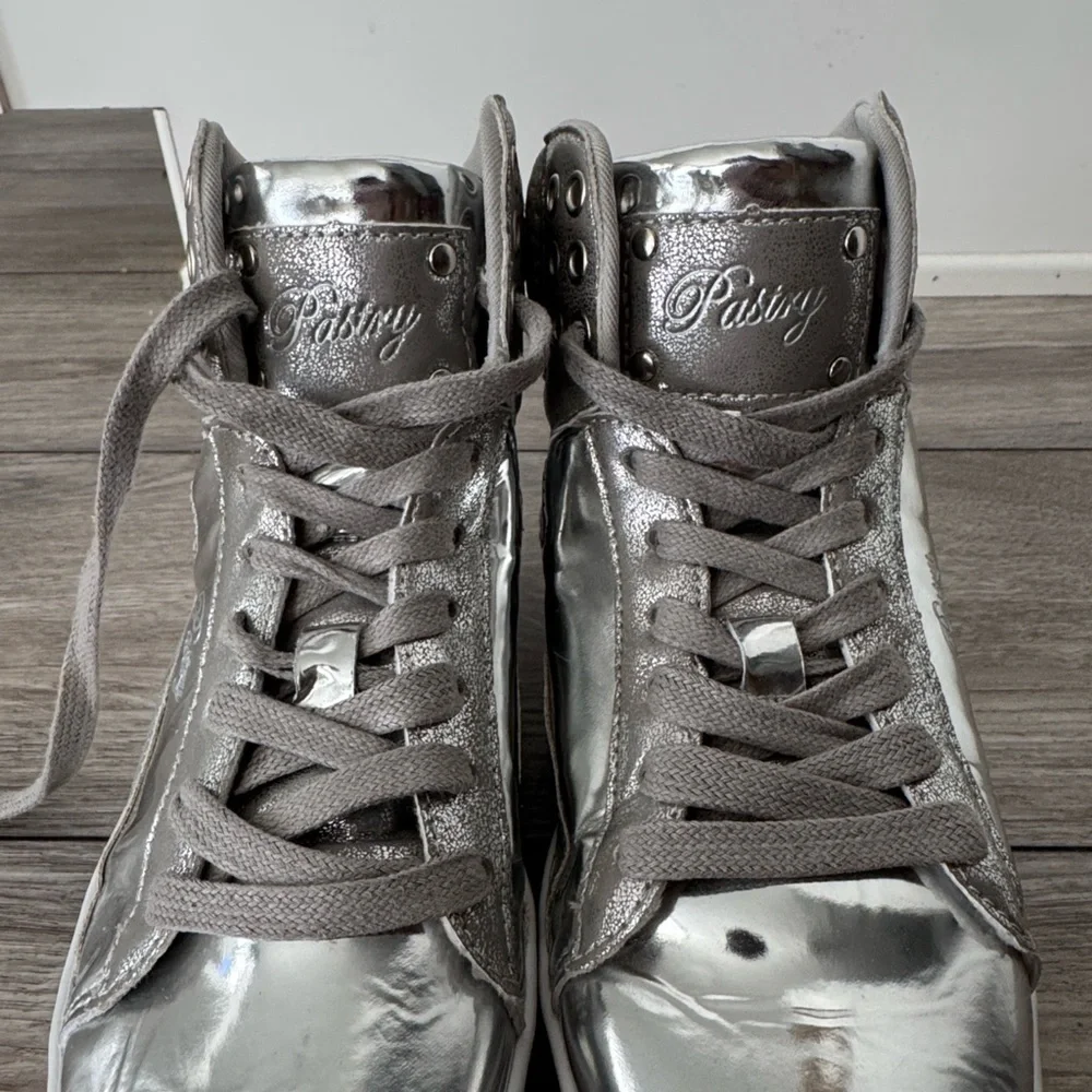 Pastry‎ Gray and White Sneakers